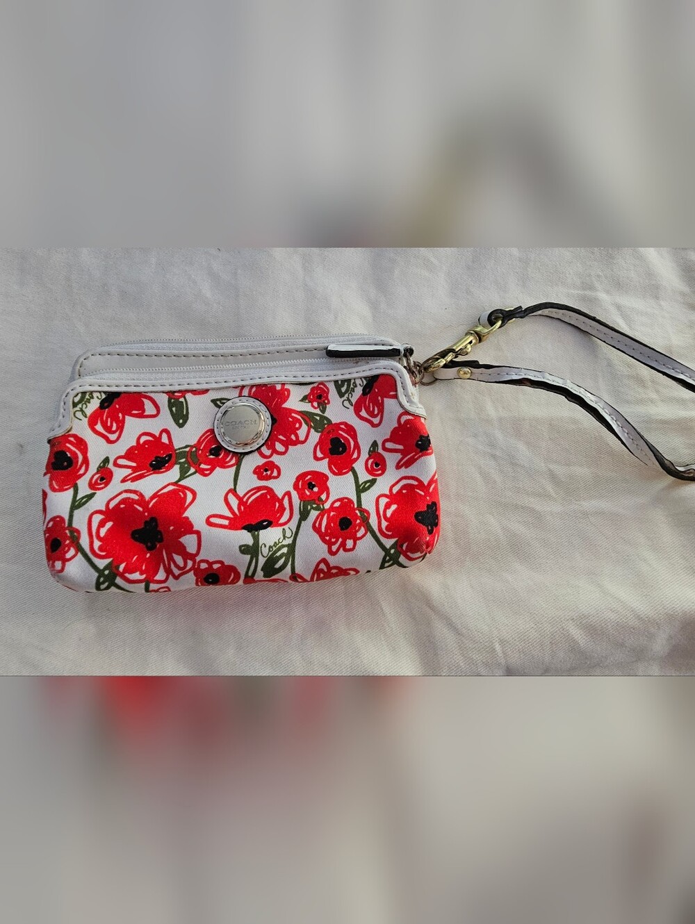 Coach Poppy Double ZipWristlet with Red Floral Poppy Print